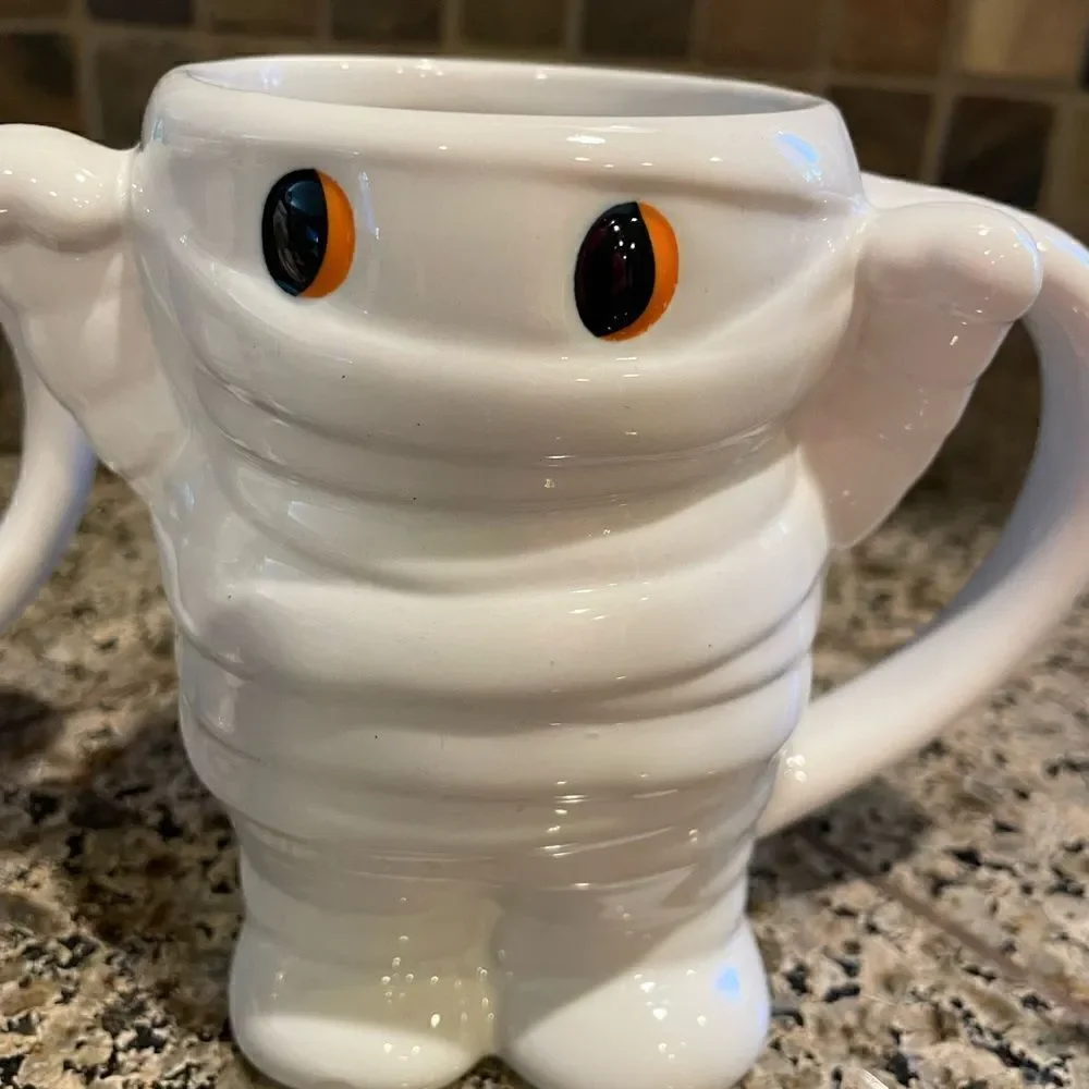 Hyde and EEK Stoneware Mummy Mugs set of 2!